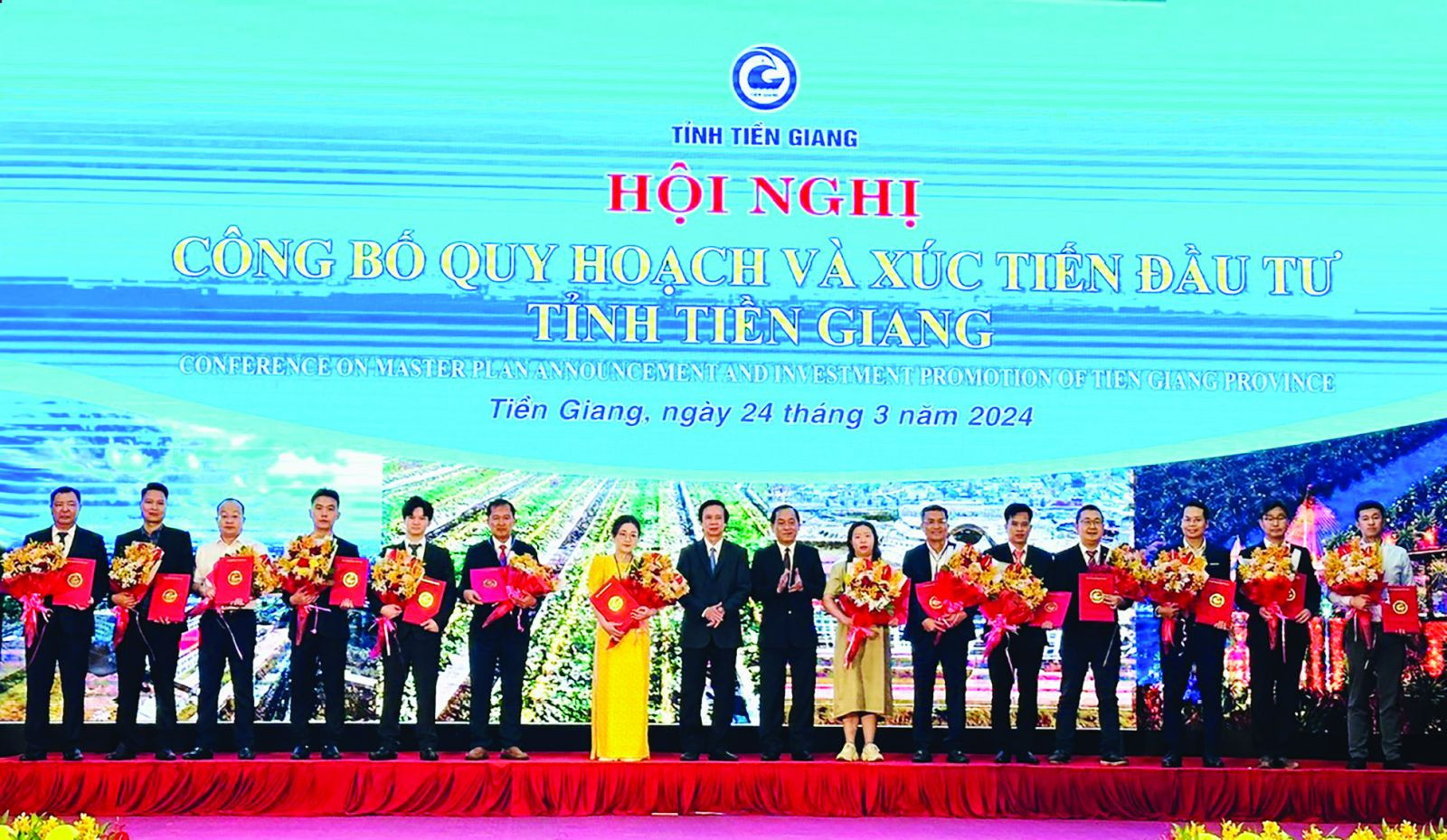  Tại Hội nghị, Thủ tướng và các đại biểu đã chứng kiến lãnh đạo tỉnh Tiền Giang trao quyết định chấp thuận chủ trương đầu tư, giấy chứng nhận đăng ký đầu tư cho 14 dự án, với tổng số vốn gần 17.000 tỷ đồng và trao quyết định chủ trương nghiên cứu đầu tư cho 10 dự án khác với tổng số vốn khoảng 37.000 tỷ đồng.