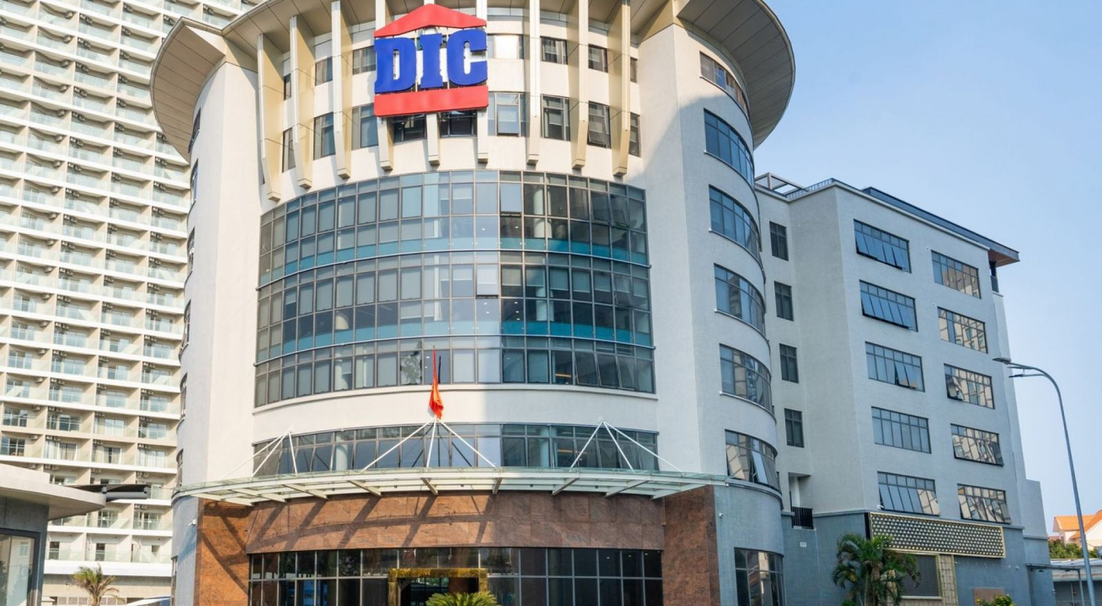 DIC Corp tiếp tục đặt 