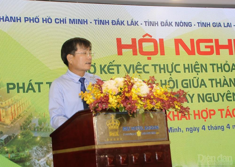 ông Nguyễn Ngọc Sâm - Phó chủ tịch UBND tỉnh Kon Tum phát biểu tại Hội nghị.