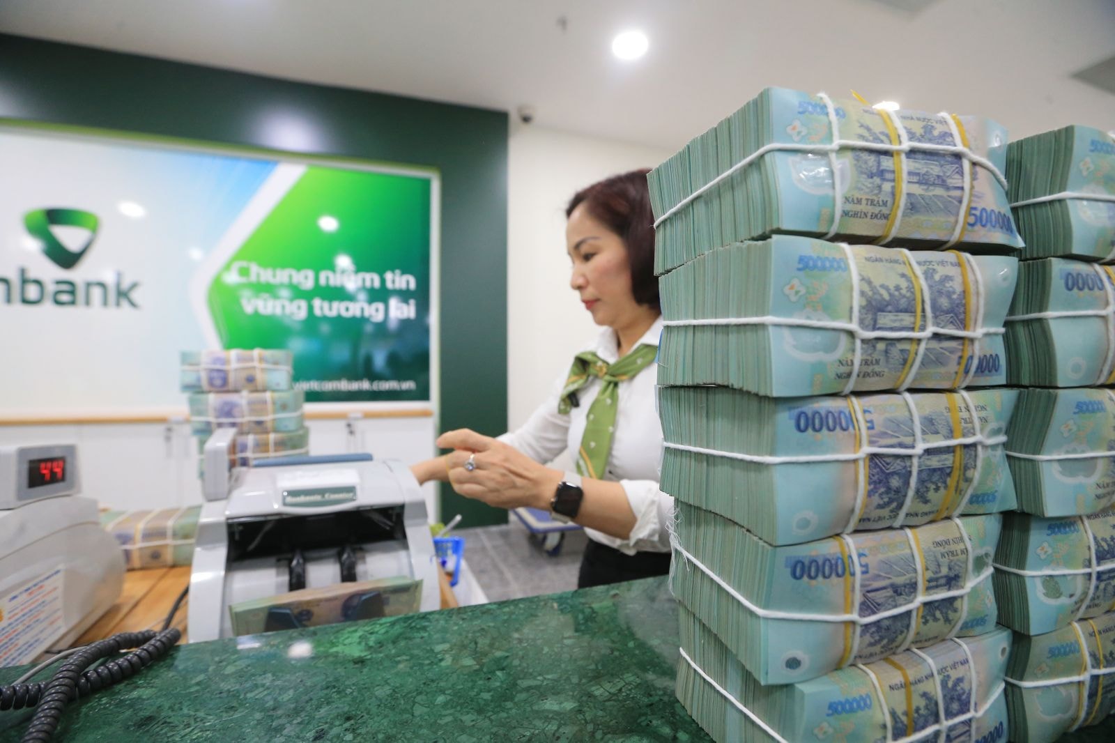 Việc vừa bơm vừa hút các hoạt động của thị trường liên ngân hàng sẽ chạy đúng trong khung mà NHNN mong muốn