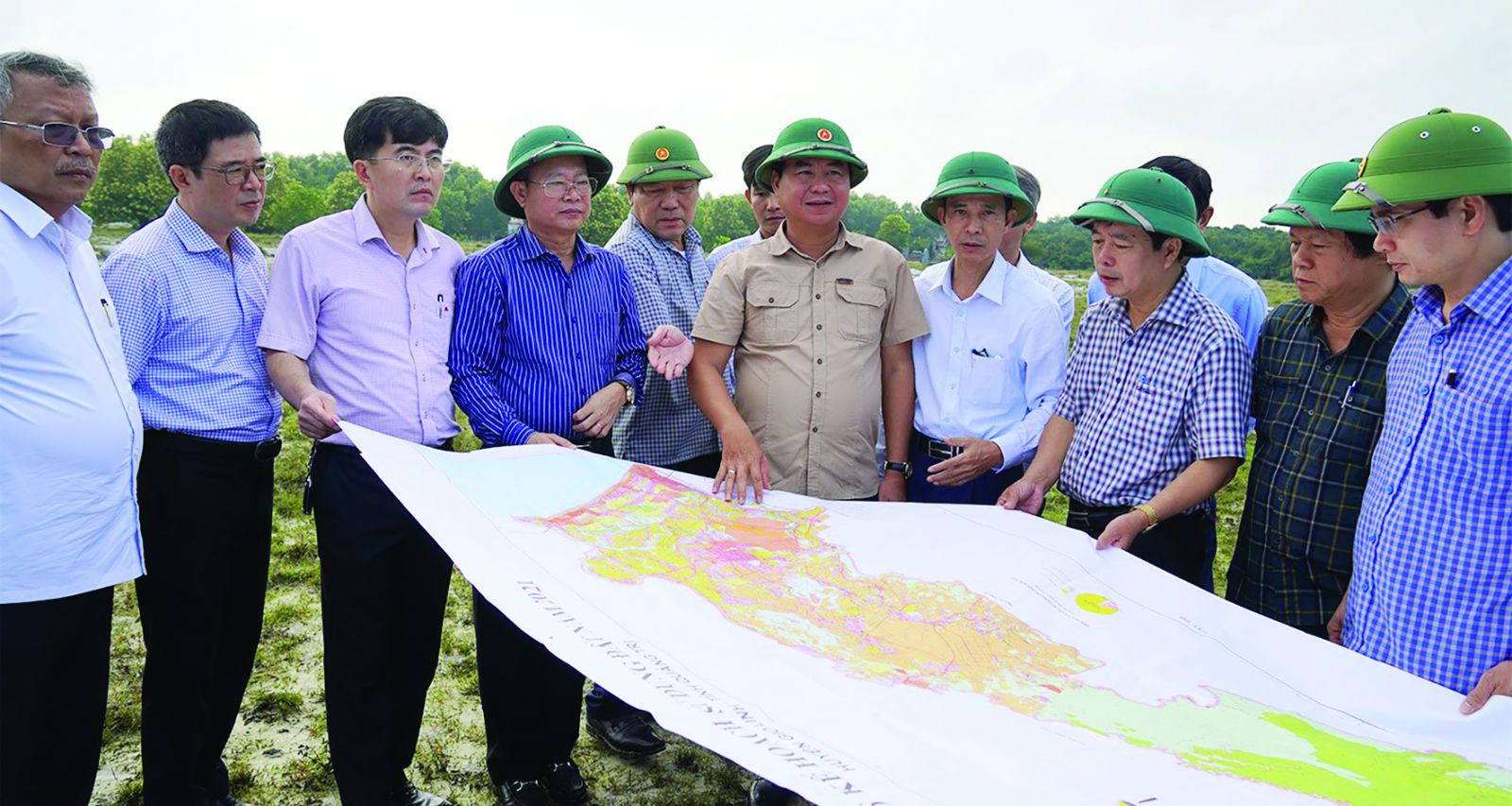  Chủ tịch UBND tỉnh Quảng Trị Võ Văn Hưng kiểm tra thực địa dự án giải phóng mặt bằng xây dựng Cảng hàng không Quảng Trị.