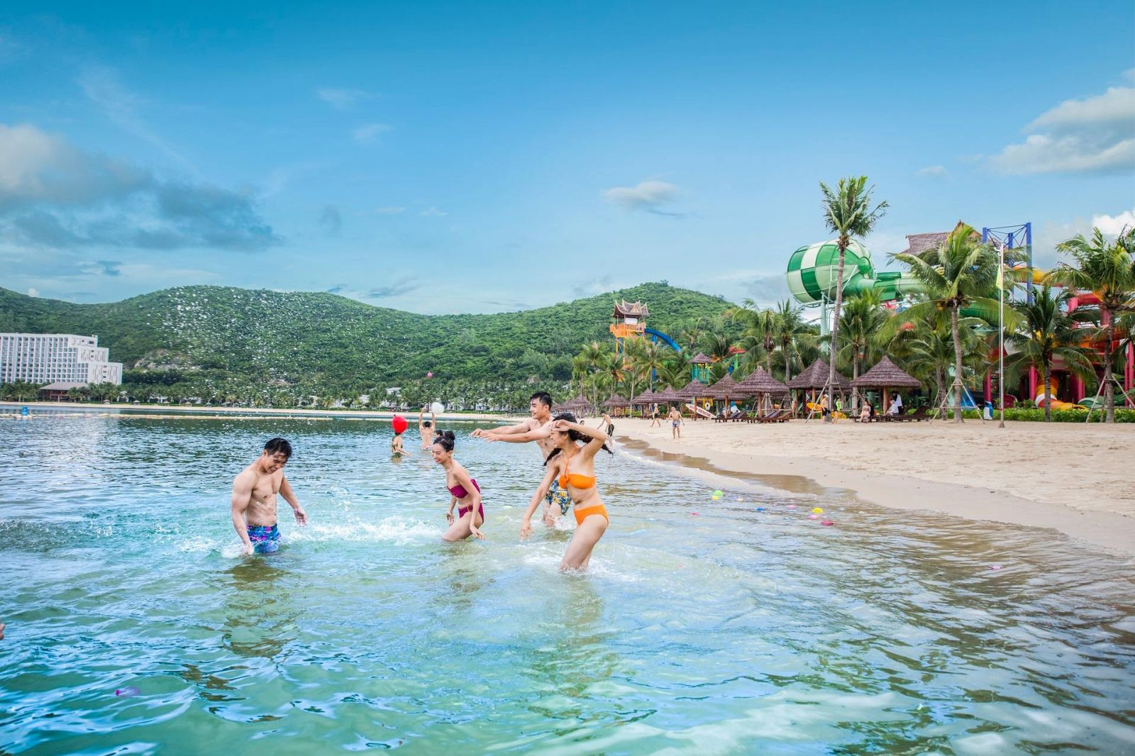 Người làm du lịch đang phải giải bài toán đa dạng hóa các loại hình giao thông, chuyển đổi loại hình kinh doanh du lịch mới để có nhiều sản phẩm mới, điểm đến mới cho khách lựa chọn.