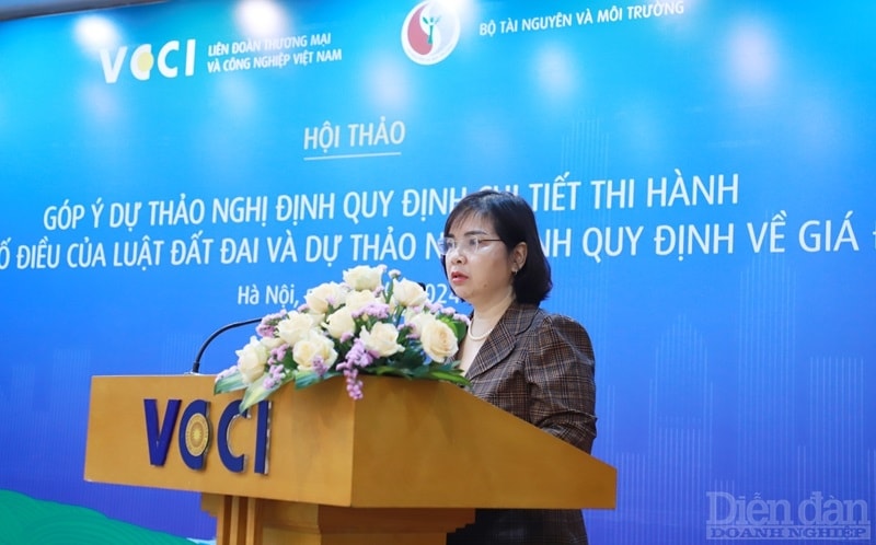 Đại diện cơ quan soạn thảo trình bày sơ bộ về Dự thảo chính sách tại Hội thảo