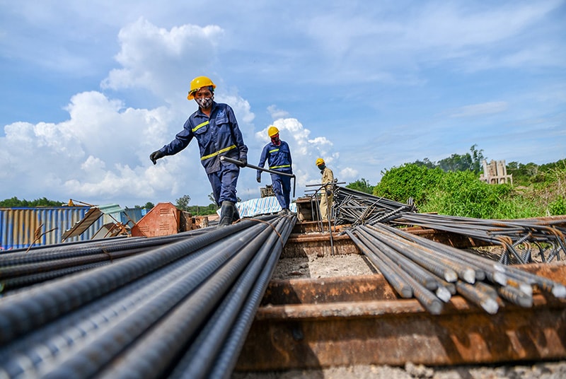 trong 4 tháng đầu năm, mức vốn đầu tư công đã giải ngân là 116.000 tỉ đồng, chỉ đạt 16% tổng kế hoạch. Theo đó, có 7 bộ, cơ quan trung ương có tỉ lệ giải ngân là 0%, 25 địa phương tỉ lệ giải ngân dưới 15%.