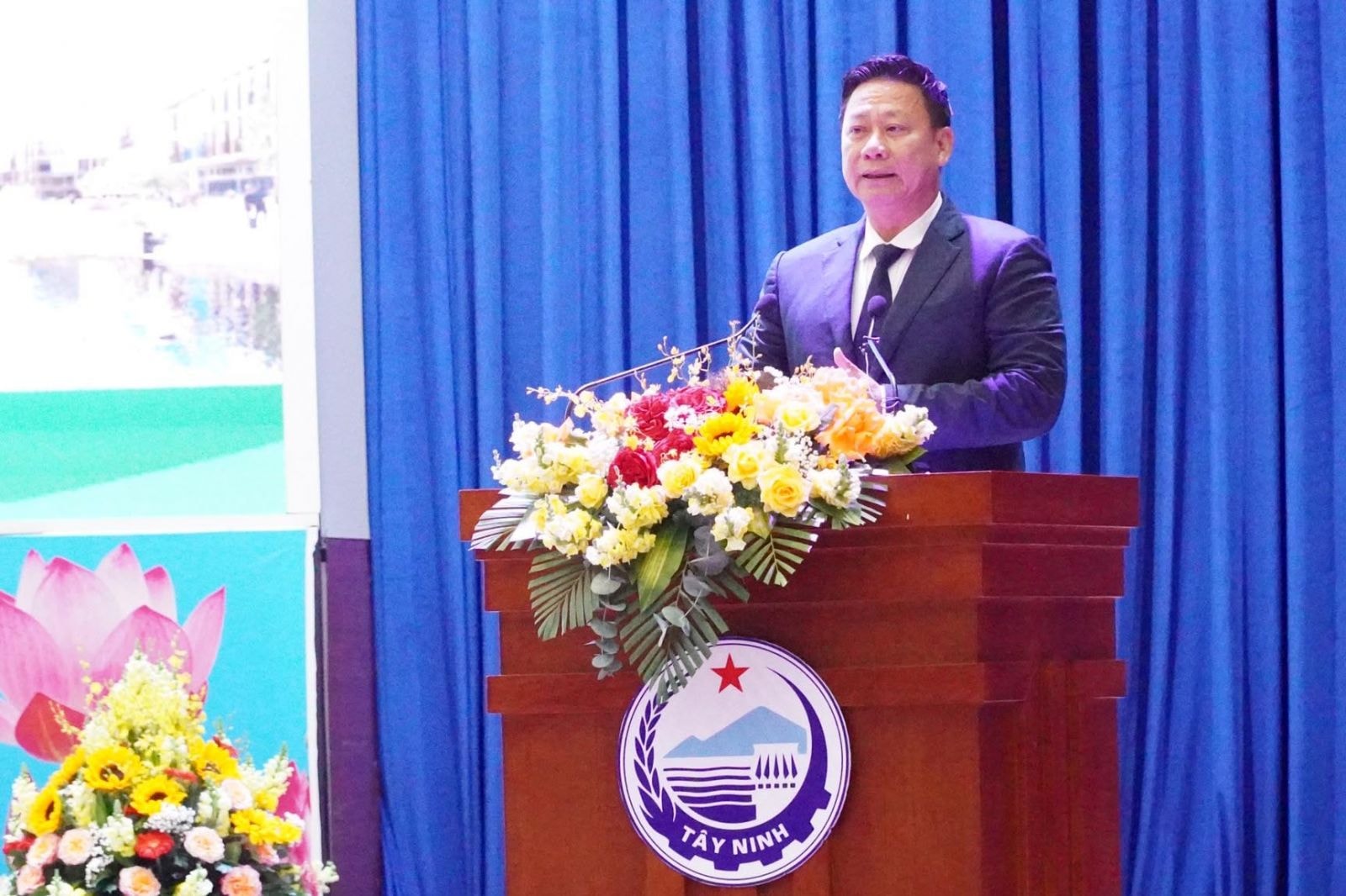 Chủ tịch UBND tỉnh Tây Ninh Nguyễn Thanh Ngọc phát biểu tại hội nghị