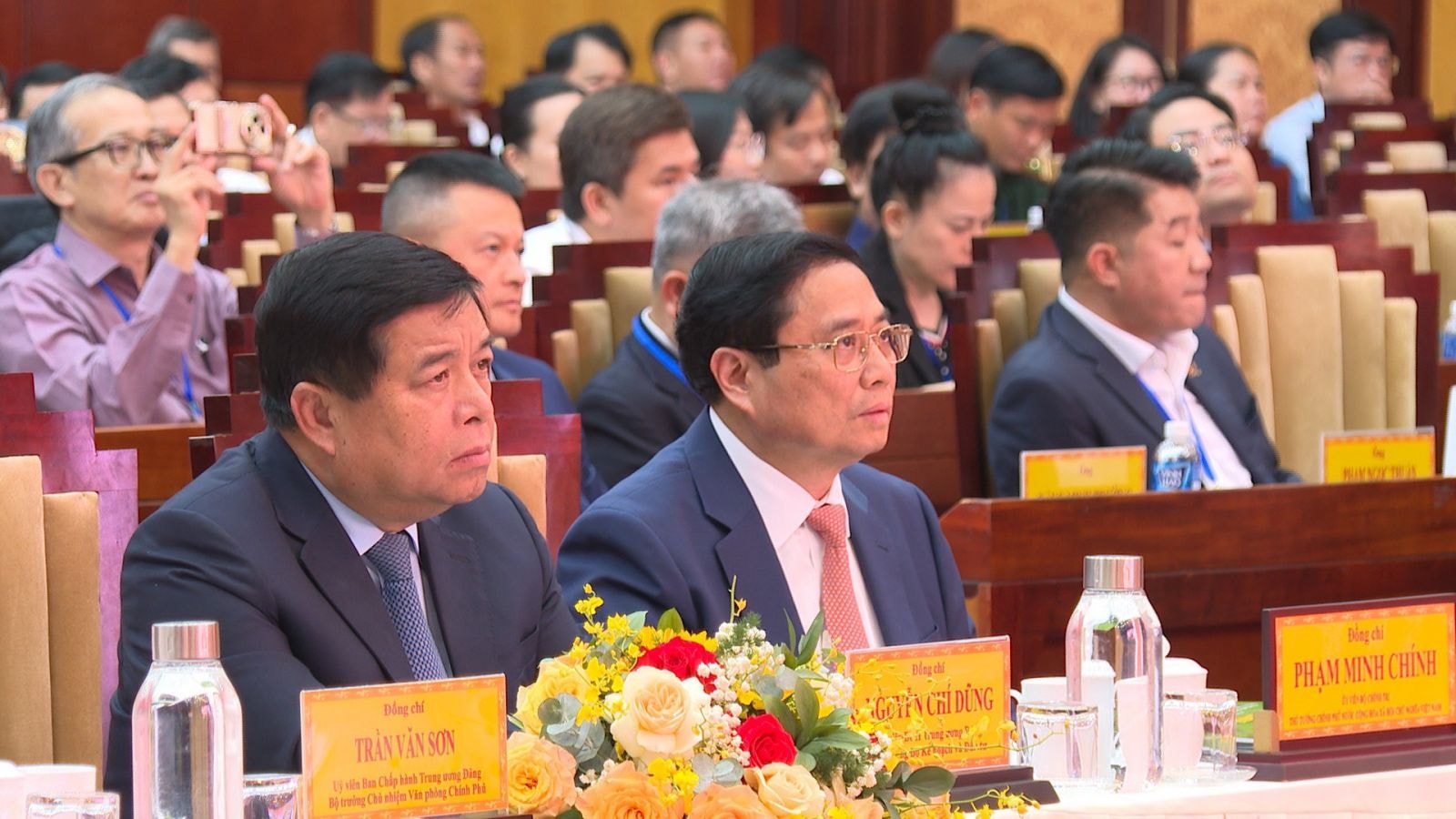 Các đại biểu tham dự hội nghị.