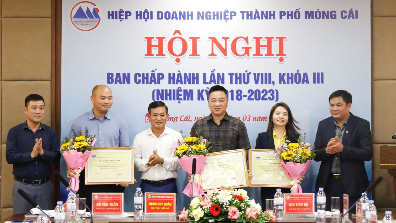 Hiệp hội Doanh nghiệp TP Móng Cái trao chứng nhận cho doanh nghiệp hội viên mới