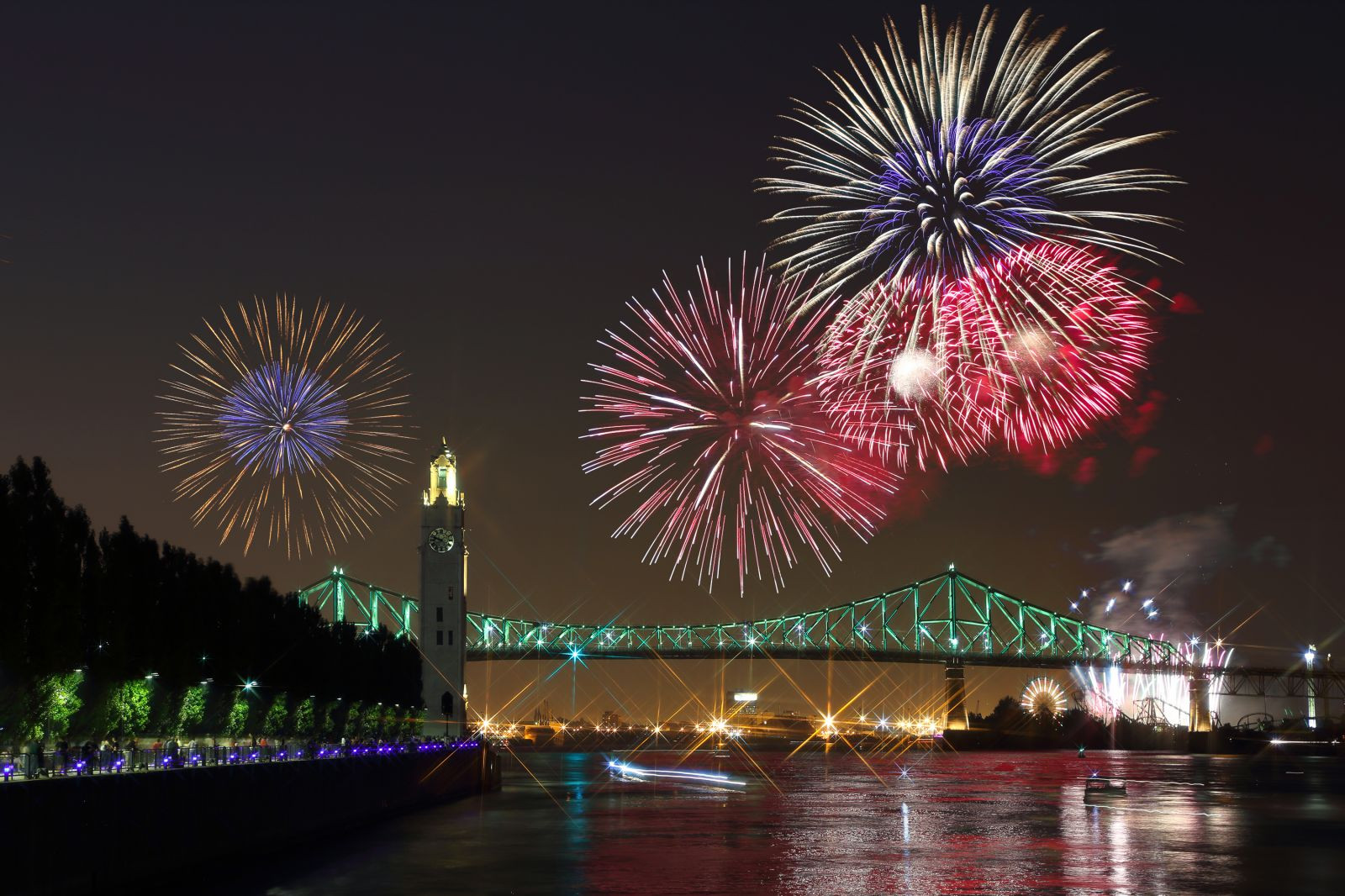 Lễ hội pháo hoa quốc tế Montreal (Canada). Ảnh: Shutterstock