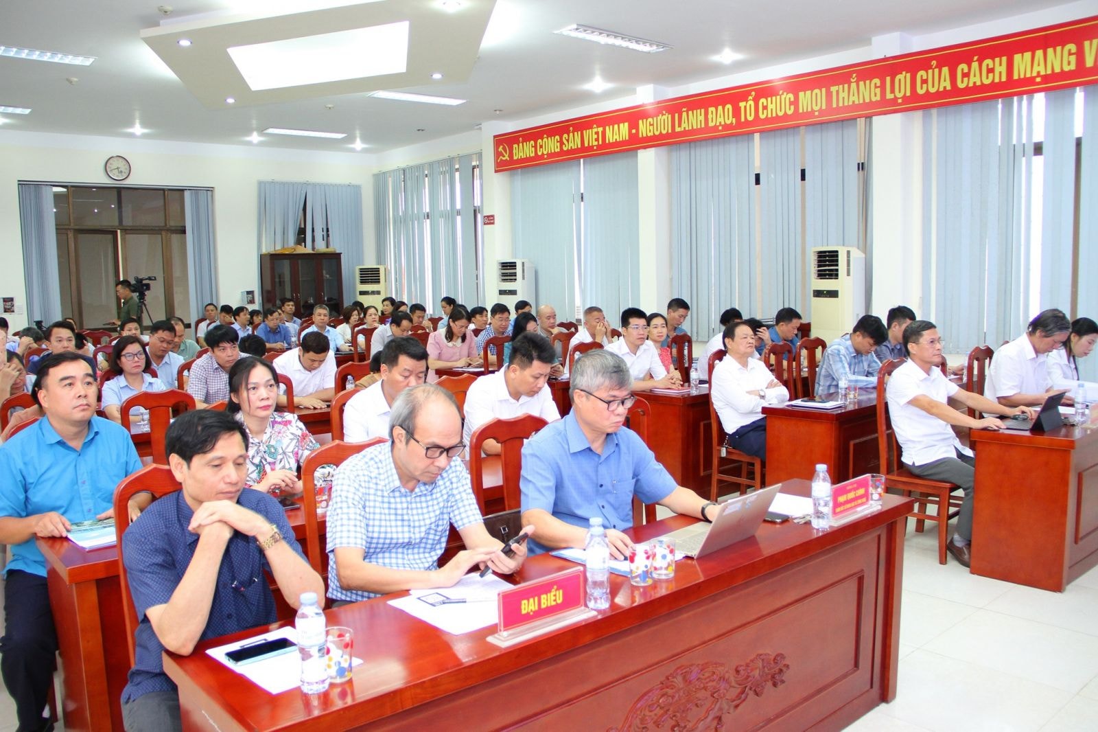 Đông đảo các nhà khoa học, quản lý, doanh nghiệp tham gia Hội thảo