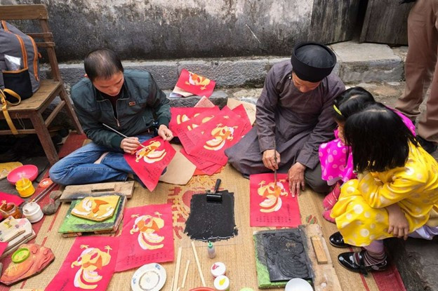 Làng tranh dân gian Đông Hồ (Thuận Thành) thu hút du khách trải nghiệm