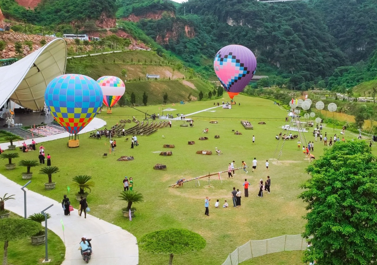 Khu du lịch quốc gia Mộc Châu có khí hậu trong lành, mát mẻ