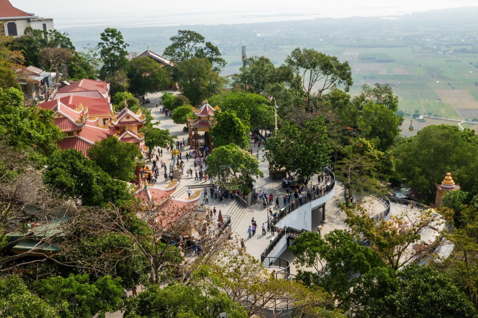 Hệ thống chùa Bà tại núi Bà Đen. Ảnh: Đỗ Thành Nhân