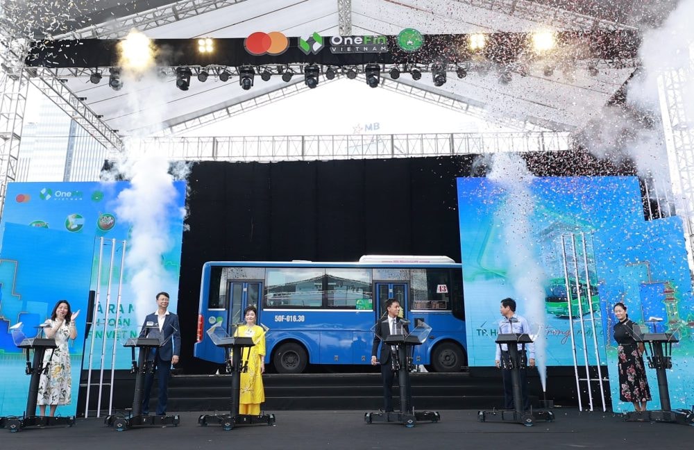 Thành phố Hồ Chí Minh áp dụng công nghệ thanh toán thông minh EMV Open-loop trên xe buýt