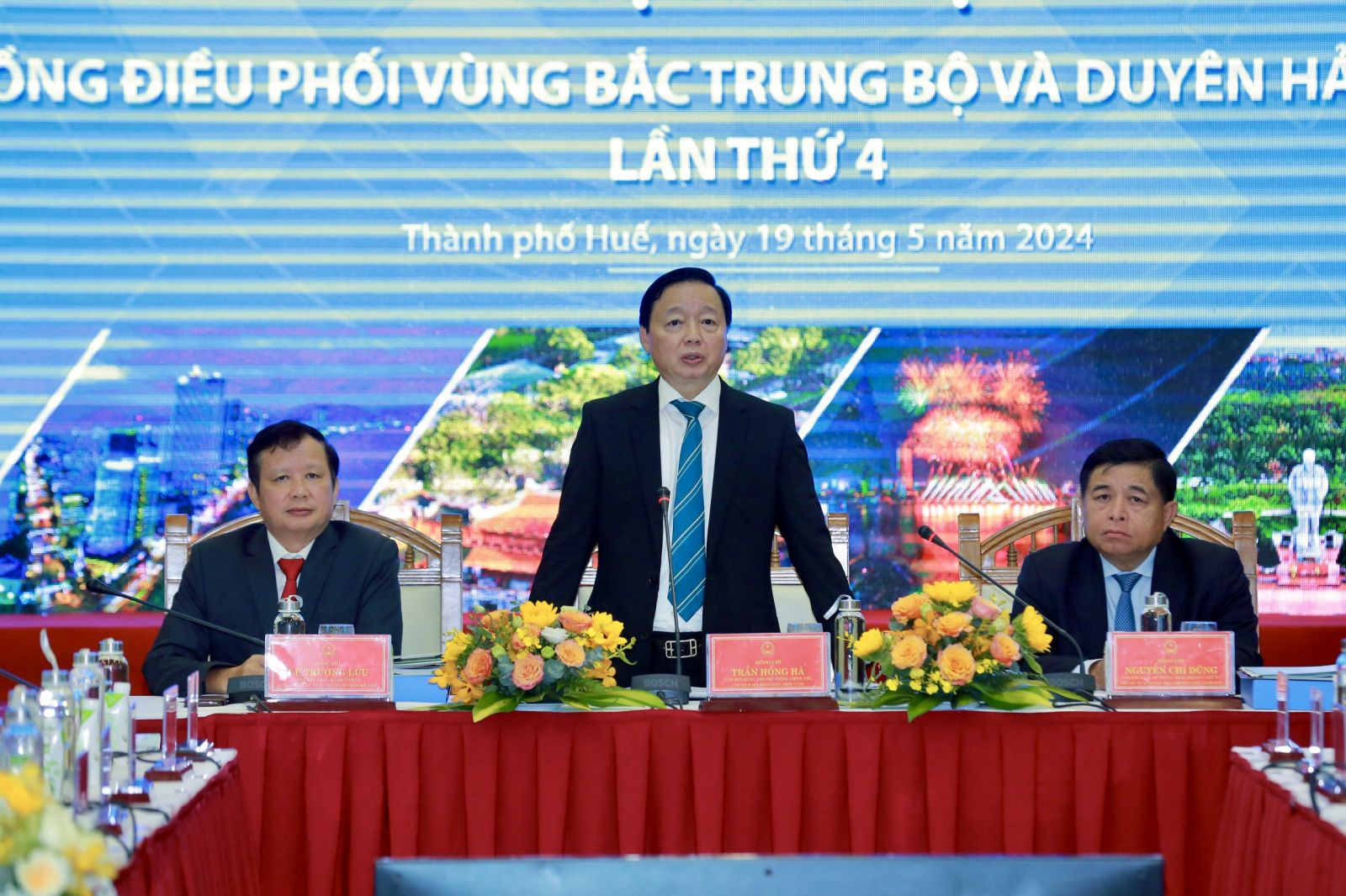 Phó Thủ tướng Trần Hồng Hà - Chủ tịch Hội đồng điều phối vùng Bắc Trung Bộ và duyên hải Trung Bộ chủ trì hội nghị