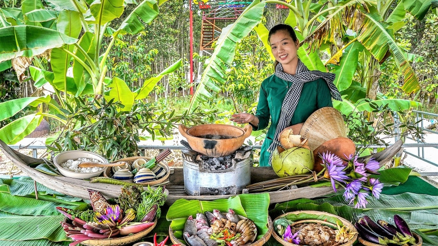 Ẩm thực đang được khai thác hiệu quả trong hoạt động kinh doanh du lịch, đặc biệt trong các chương trình du lịch trải nghiệm văn hóa bản địa.