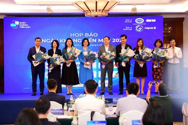 Chương trình có sự tham gia của nhiều ngân hàng và các tổ chức trung gian thanh toán như Techcombank, HDBank, ACB, Agribank, MasterCard, NAPAS...