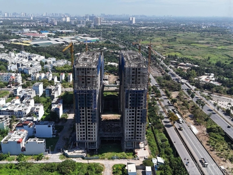 bà Trang Bùi – Tổng giám đốc Cushman & Wakefield Việt Nam, cho rằng dư địa BĐS của Việt Nam còn rất lớn, tuy nhiên, vấn đề giải quyết bài toán hạ tầng, trong đó hệ thống hạ tầng giao thông kết nối công cộng phải được tích hợp làm sao cho việc di chuyển của người dân đi xa thành phố làm việc và quay trở lại trung tâm một cách dễ dàng. 