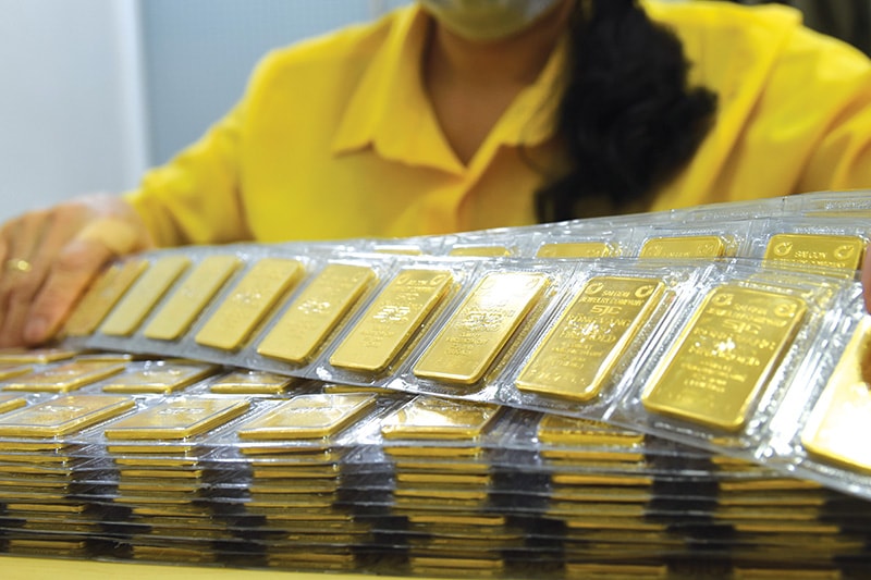 Giá vàng miếng SJC hiện chỉ còn cao hơn giá vàng thế giới hơn 4 triệu đồng/lượng.