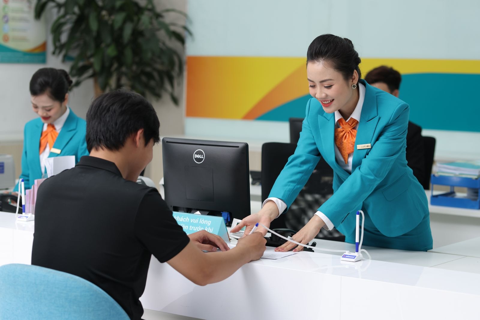  ABBANK tặng thêm từ 0,2% tới 0,7% lãi suất cho khách hàng gửi tiết kiệm online trên ứng dụng AB Ditizen trong chương trình “Tưng bừng sinh nhật – Ưu đãi bất tận”