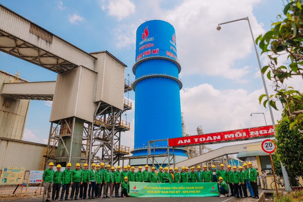 PVFCCo đã tổ chức các chương trình tham quan đặc biệt tại Nhà máy Đạm Phú Mỹ và NPK Phú Mỹ để đón tiếp đoàn khách hàng tiêu biểu là các nông dân tại Đắk Lắk và Kon Tum – Gia Lai.