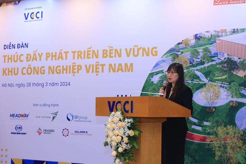 Diễn đàn có sự tham gia góp ý của bà Vương Thị Minh Hiếu, Phó Vụ trưởng, Vụ Quản lý Khu kinh tế, Bộ Kế hoạch và Đầu tư