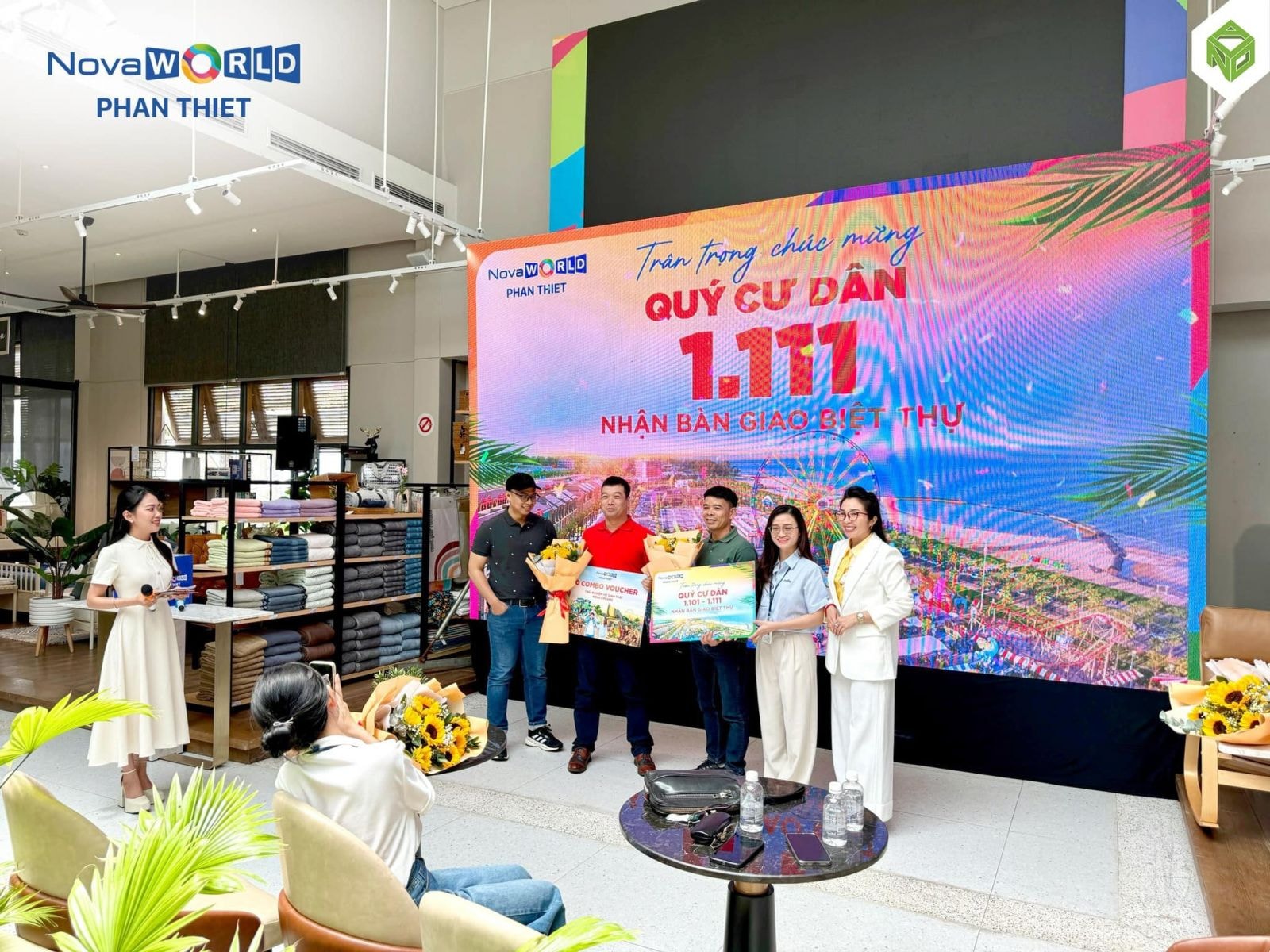 Cư dân tương lai tham dự sự kiện Stay & Play 