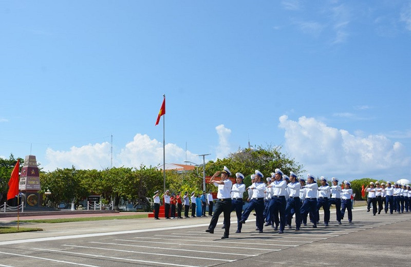 Lễ chào cở tại Trường Sa