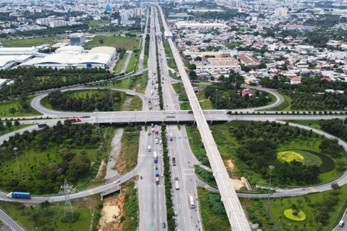 Việc khép kín Vành đai 2 cùng một loạt hạ tầng giao thông sẽ giúp mở rộng không gian phát triển đô thị phía Đông.