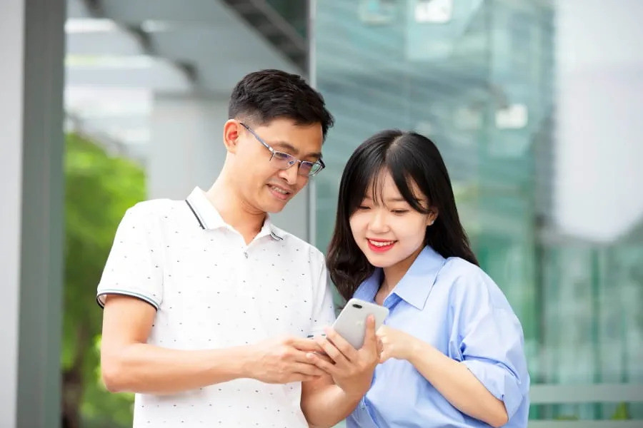 Đây là món quà được Vietcombank gửi gắm cho thế hệ khách hàng trẻ tuổi, cá tính, hoài bão và nhiều đam mê - Thế hệ YouPro. Đồng thời giao diện YouPro cũng là bước khởi đầu cho một loạt các sản phẩm, dịch vụ dành cho “Thế hệ YouPro” sẽ được Vietcombank ra mắt trong thời gian tới.