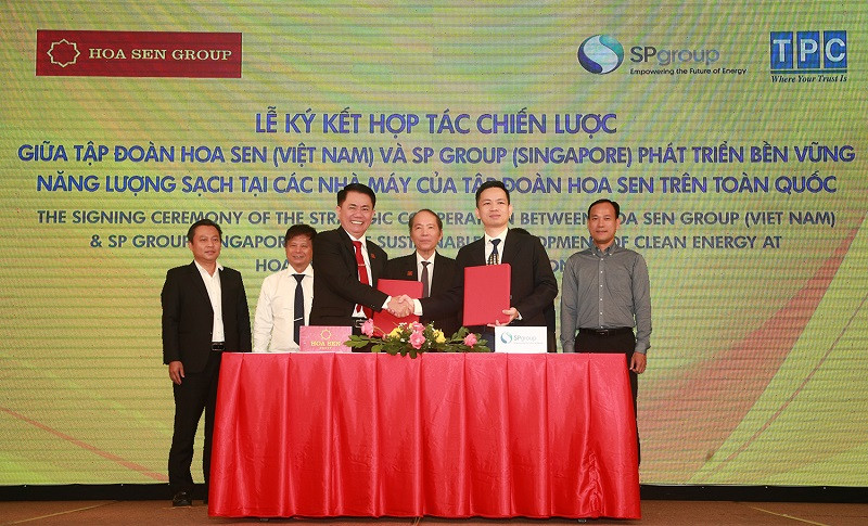 Hoa Sen Group và SP Group ký hợp tác chiến lược phát triển bền vững năng lượng sạch 