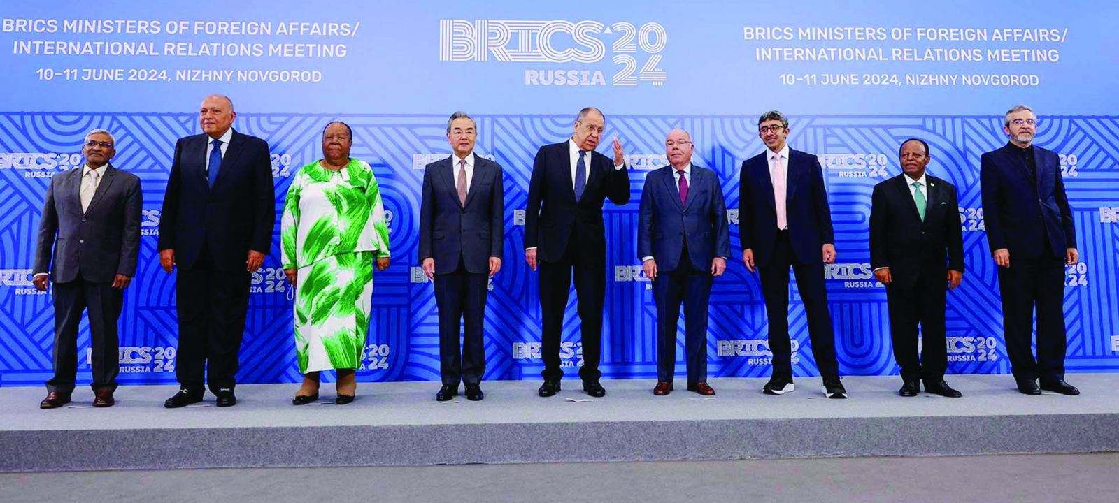  Nếu đồng tiền chung khối BRICS ra đời, thì mức độ phi đô la hóa trong giao dịch dầu mỏ có thể sẽ còn lớn hơn nữa. (Hội nghị Ngoại trưởng BRICS diễn ra tại tại Nizhny Novgorod, Nga dưới sự chủ trì của Ngoại trưởng nước chủ nhà Sergei Lavrov. Ảnh: Sputnik)