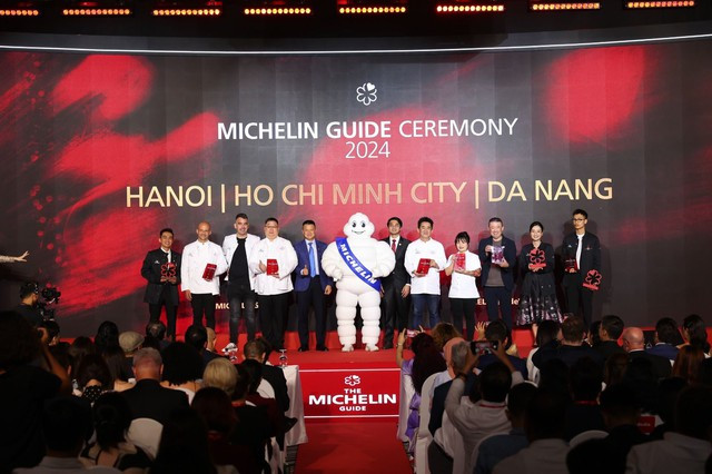 Đại diện các nhà hàng tại Hà Nội,TP. HCM, Đà Nẵng vinh dự nhận giải thưởng 1 sao Michelin ngày 27/6 vừa qua.