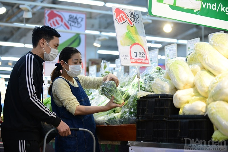 nhiều ý kiến cho rằng, trong bối cảnh nền kinh tế đang đối mặt với nhiều thách thức, khó khăn, việc áp dụng giảm thuế VAT là hết sức cần thiết cho người dân, doanh nghiệp - Ảnh minh họa