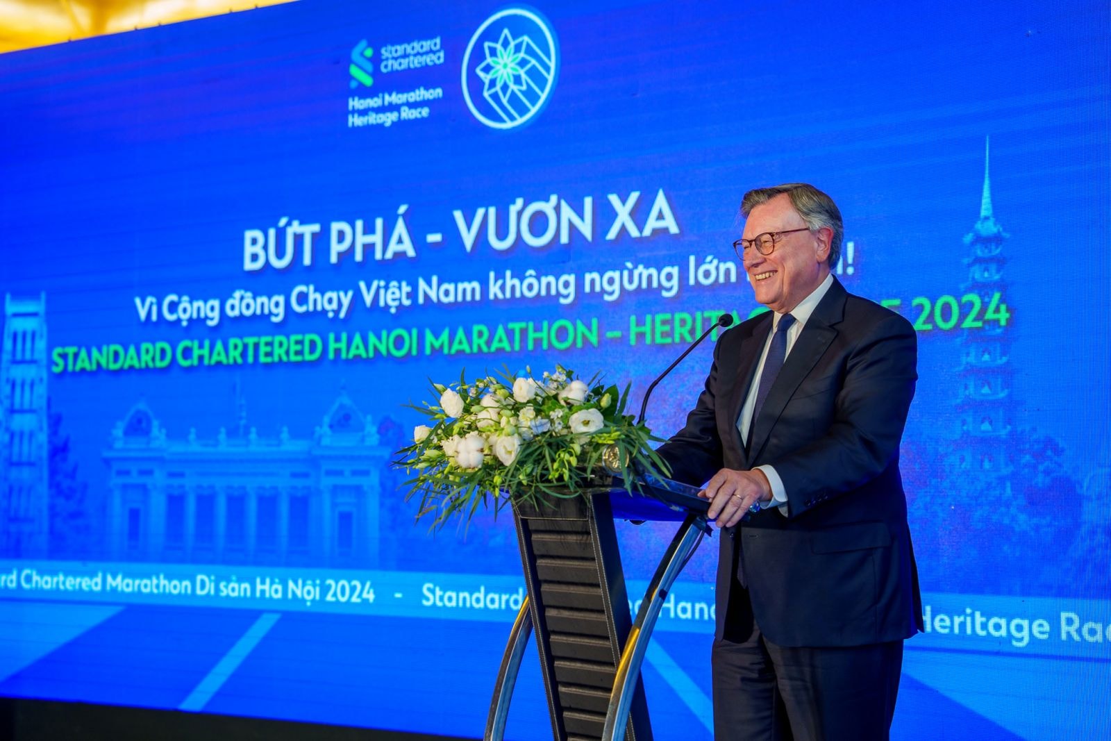 6.Ngài José Viñals phát biểu tại Standard Chartered Marathon Di sản Hà Nội 2024 - Sự kiện gặp gỡ giao lưu cùng Cộng đồng chạy Việt Nam.jpg