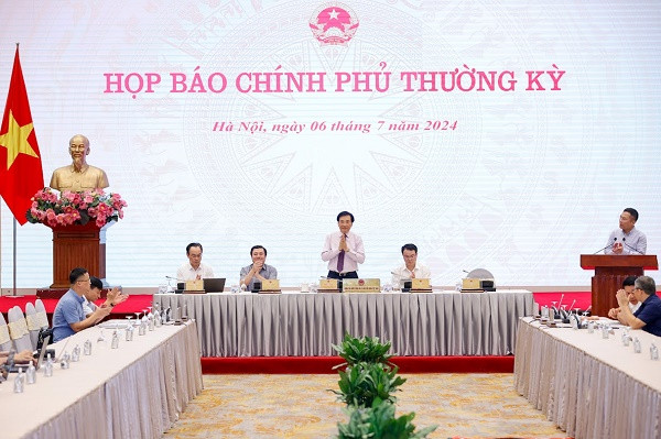 Toàn cảnh cuộc họp báo.