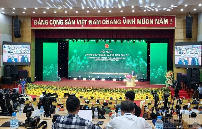 Hội nghị công bố Quy hoạch thời kỳ 2021-2030, tầm nhìn đến năm 2050 và xúc tiến đầu tư tỉnh Hưng Yên năm 2024 có sự tham dự của Thủ tướng Chính phủ cùng đại diện lãnh đạo các bộ, ngành trung ương, lãnh đạo UBND các tỉnh/thành phố, doanh nghiệp trong và ngoài nước, các tổ chức quốc tế...