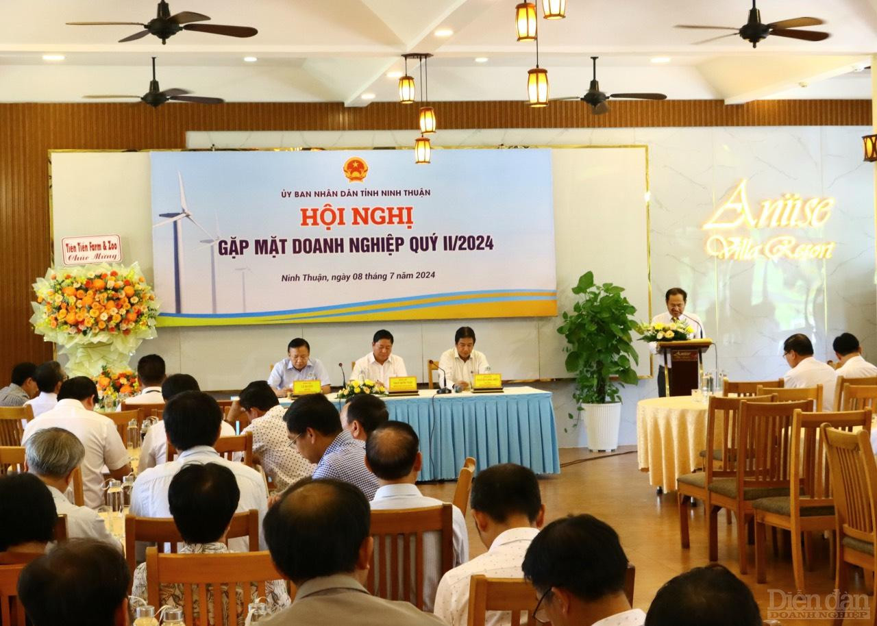 Hội nghị có sự tham gia của các hiệp hội doanh nghiệp và gần 100 doanh nhân trên địa bàn tỉnh.