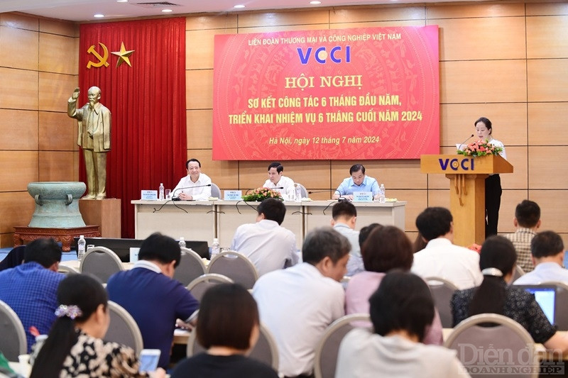 ngày 12/7, Đảng đoàn, Ban Thường trực, Đảng ủy VCCI đã tổ chức Hội nghị sơ kết công tác 6 tháng đầu năm, triển khai nhiệm vụ 6 tháng cuối năm