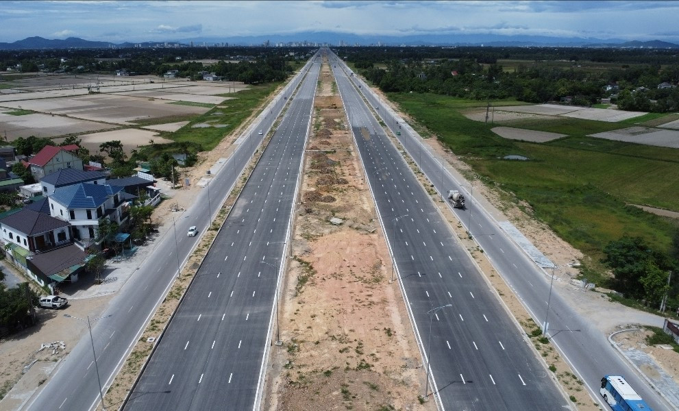 Ông Trần Minh Hoàng, cán bộ Phòng Dự án 3, Ban Quản lý dự án Công trình giao thông Nghệ An (Sở GTVT Nghệ An) cũng cho hay: 