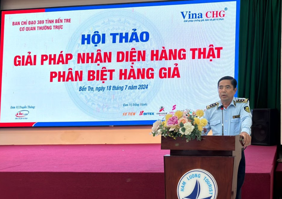 Ông Hồ Thanh Long - Phó trưởng Ban chỉ đạo 389, Cục trưởng Cục Quản lý thị trường tỉnh Bến Tre phát biểu khai mạc hội thảo