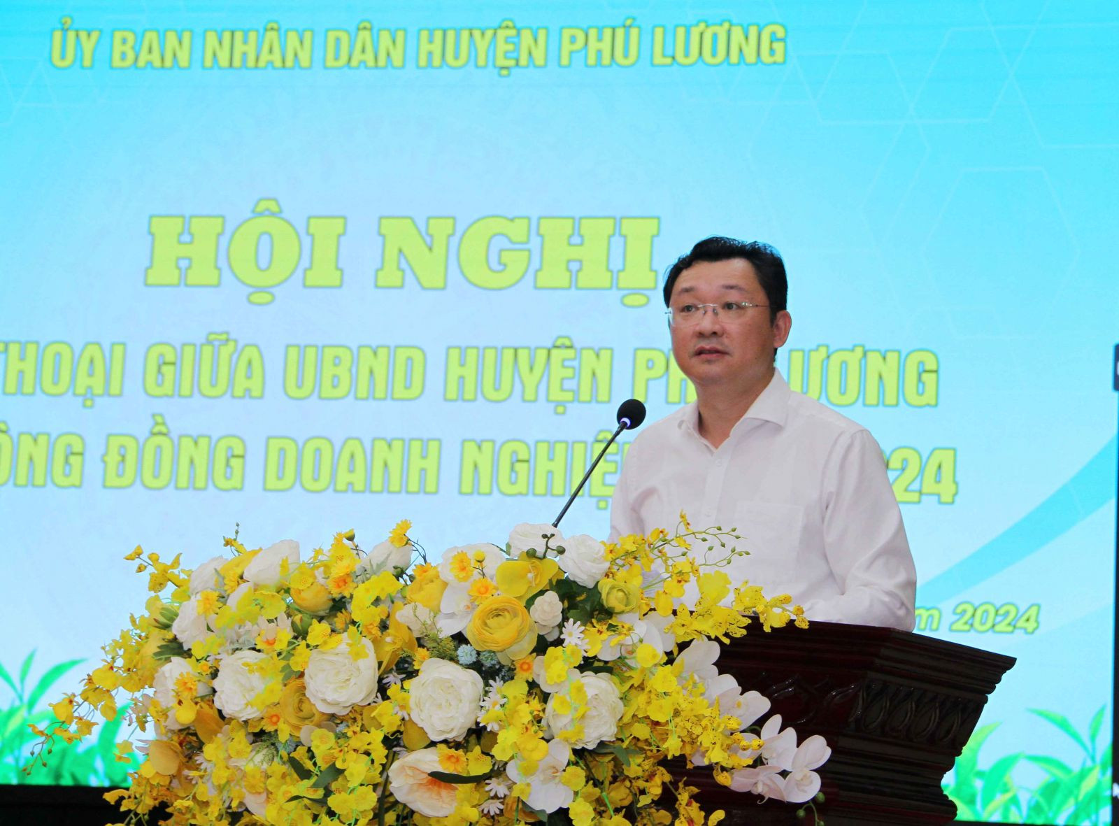 Ông Nguyễn Quốc Hữu, Bí thư Huyện ủy Phú Lương phát biểu tại hội nghị