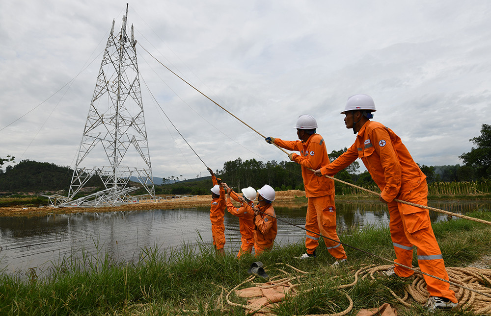 Việc thi công Dự án đường dây 500kV mạch 3 gặp nhiều khó khăn, thách thức khách quan