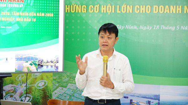 Ông Kiều Công Minh, Giám đốc Sở Kế hoạch và Đầu tư tỉnh Tây Ninh giới thiệu về Quy hoạch tỉnh Tây Ninh Thời kỳ 2021 - 2030, tầm nhìn đến năm 2050, tại chương trình cà phê doanh nhân tháng 5/2024.