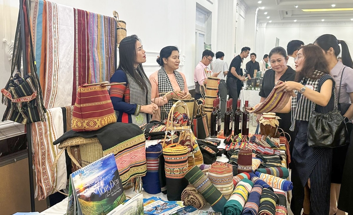 Hà Nội, Ninh Bình, Kon Tum và các tỉnh Đồng bằng sông Cửu Long là các điểm đến có nguồn tài nguyên du lịch văn hóa, du lịch sinh thái đa dạng và phong phú.