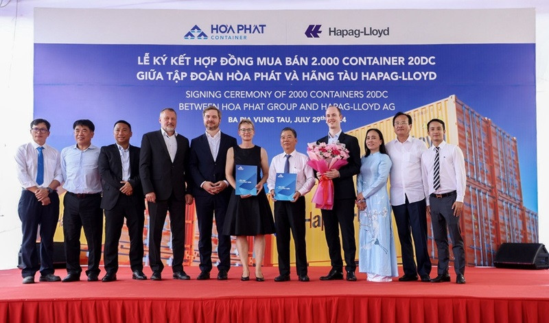 Lễ ký kết hợp đồng mua bán 2000 container 20DC giữa Tập đoàn Hòa Phát và hãng tàu Hapag-Lloyd