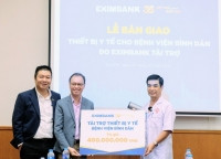 Eximbank trao tặng thiết bị y tế cho Bệnh viện Bình Dân