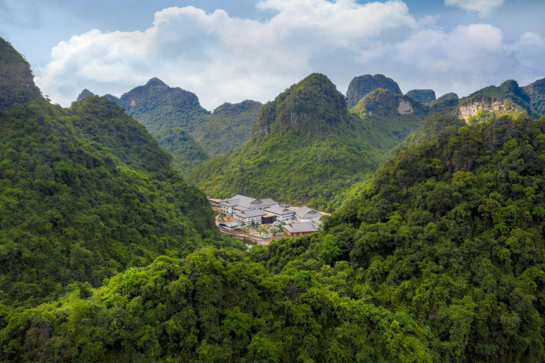 3. Yoko Onsen Quang Hanh