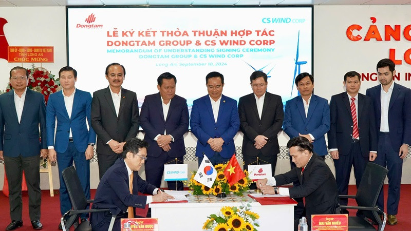 Nghi thức ký kết hợp tác DTG & CS Wind (2)