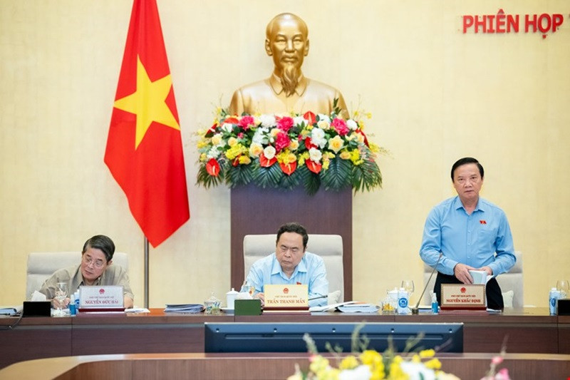 bao-cao-tham-tra-cong-tac-xay-dung-phap-luat-12.9.1.2.jpg