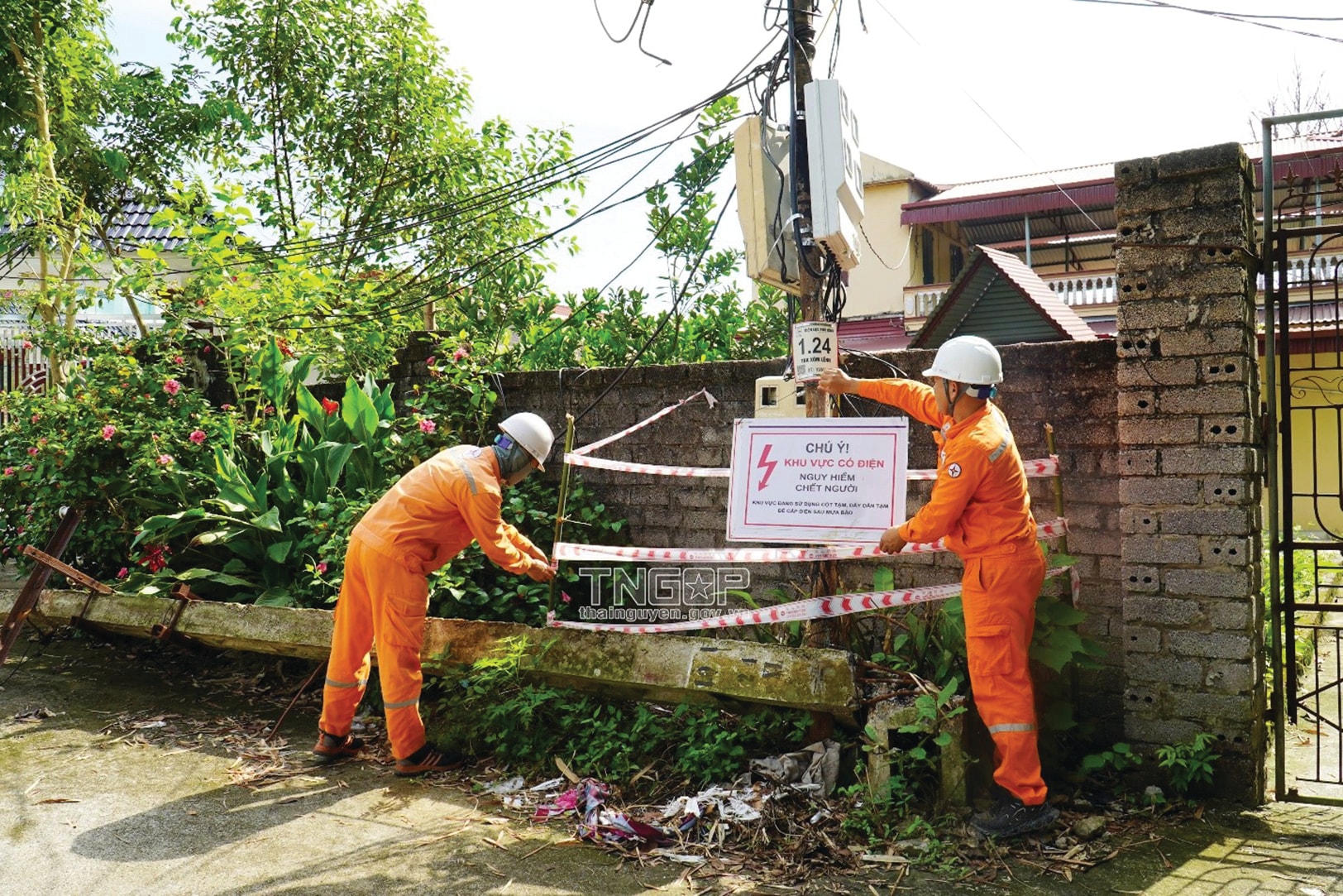 Công ty Điện lực Thái Nguyên đặc biệt chú trọng đến công tác an toàn điện và phòng cháy nổ sau bão lũ